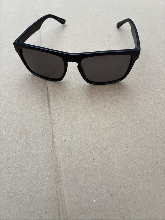 Other - Classic Black Square Sunglasses with Dark Lenses